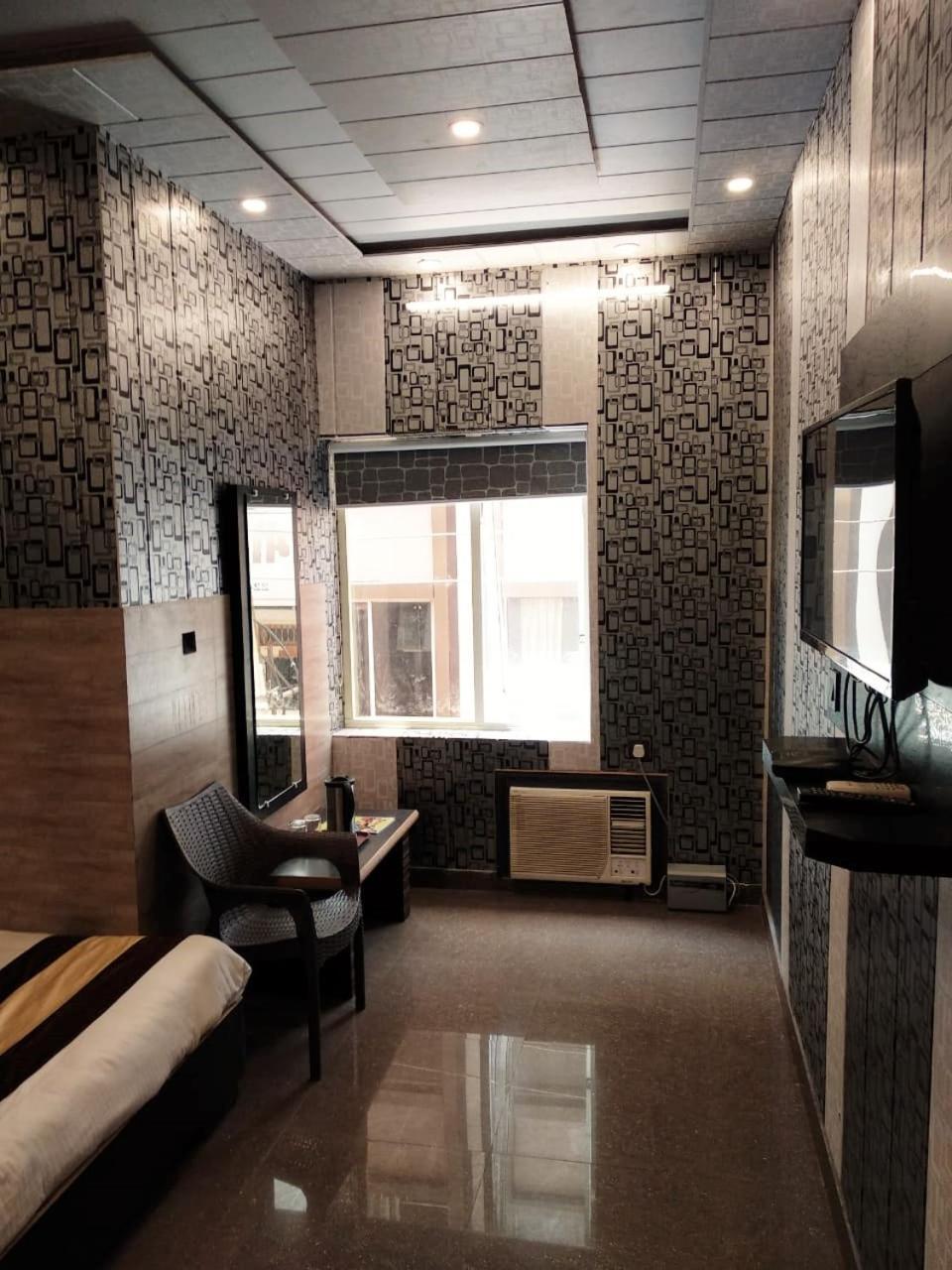 Grg Pardesi Hotel Haridwār Exteriér fotografie